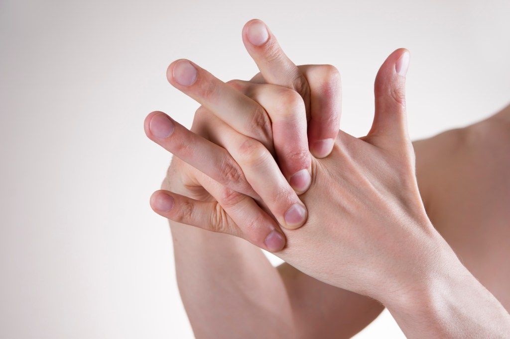 Why do your knuckles&nbsp;pop?