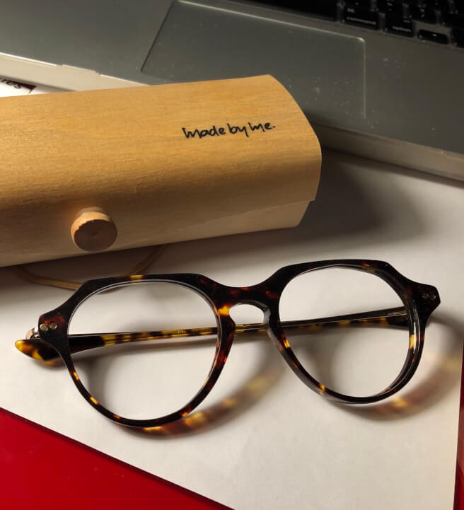 How do glasses help us&nbsp;see?